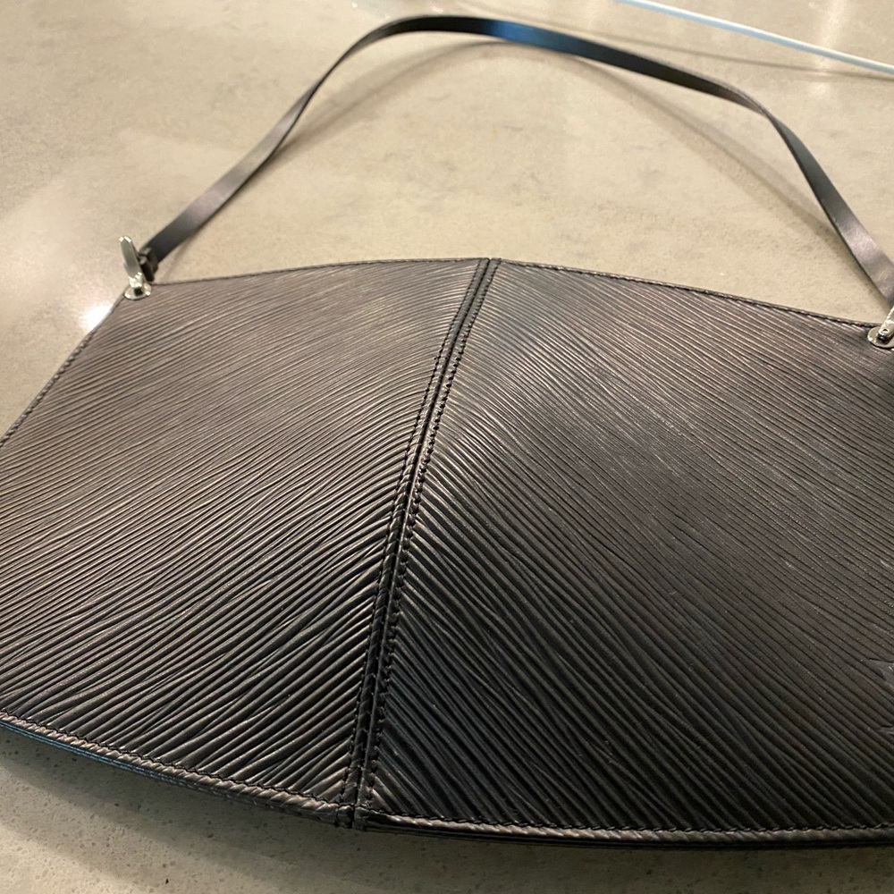 LOUIS VUITTON Pochette Demi-Lune Hand Shoulder Bag Black Epi COA Purse